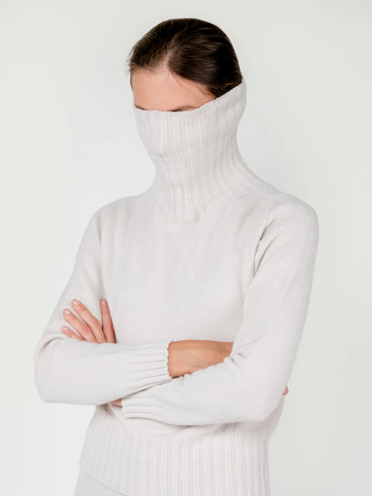 IWO TURTLENECK SWEATER | CREAM