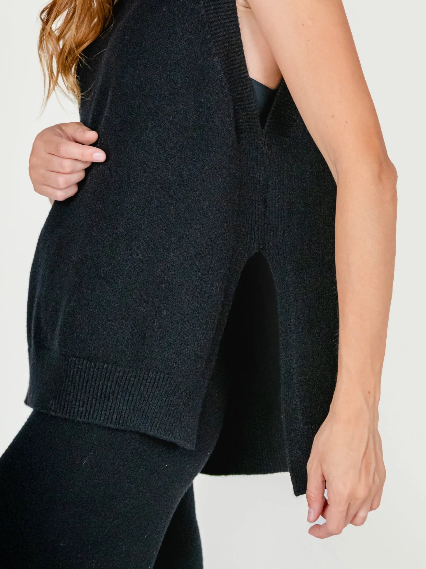 C-18 VEST| LICORICE
