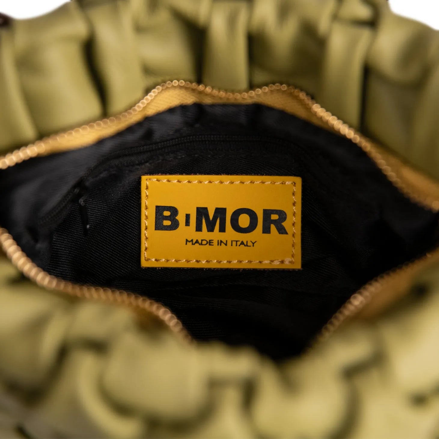 CURLY | GREEN PISTACHES