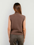 Load image into Gallery viewer, GIULS VEST | MOCHA
