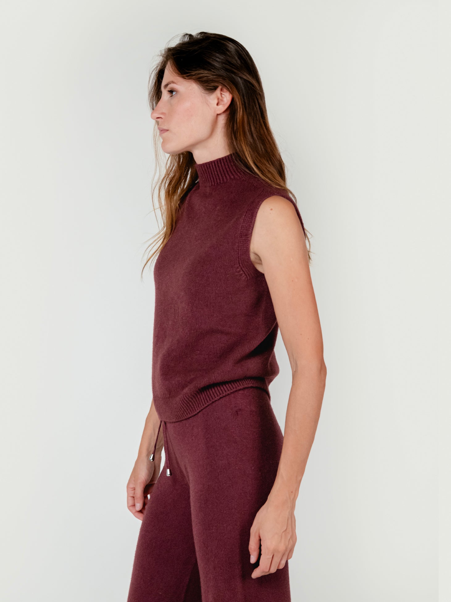 GIULS VEST | CHERRY