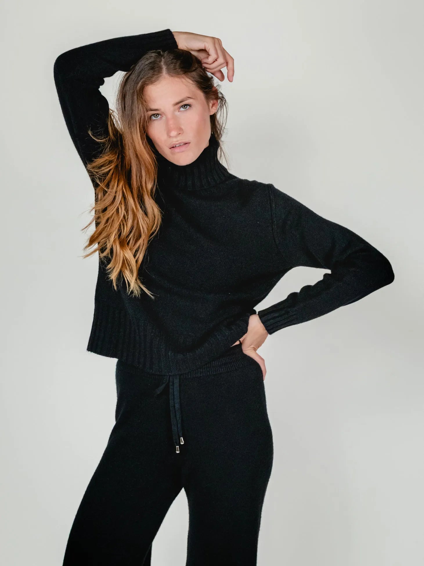 IWO TURTLENECK SWEATER | BLUEBERRY