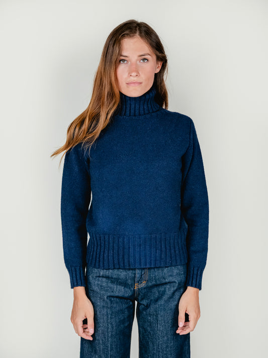 IWO TURTLENECK SWEATER | BLUEBERRY