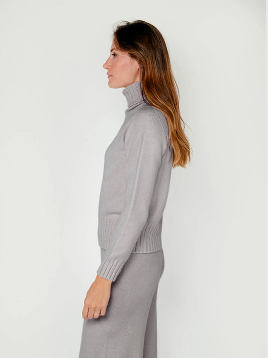 IWO TURTLENECK SWEATER | MOCHA