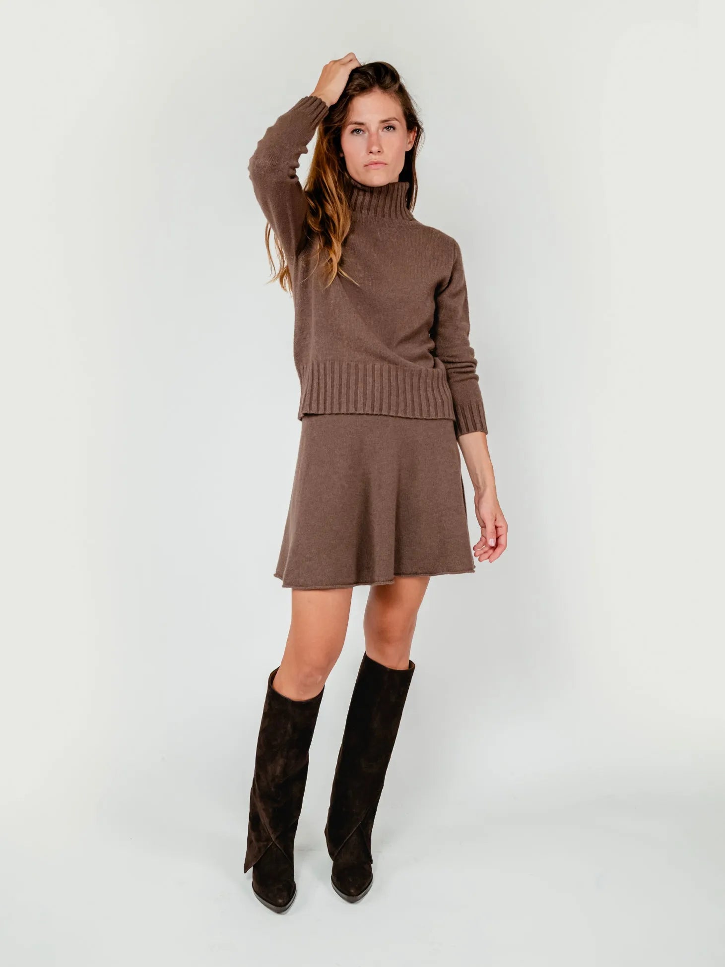 IWO TURTLENECK SWEATER | MOCHA