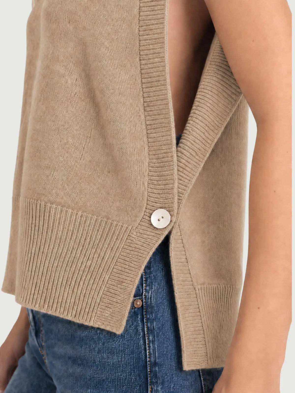 BEA VEST | HAZELNUT