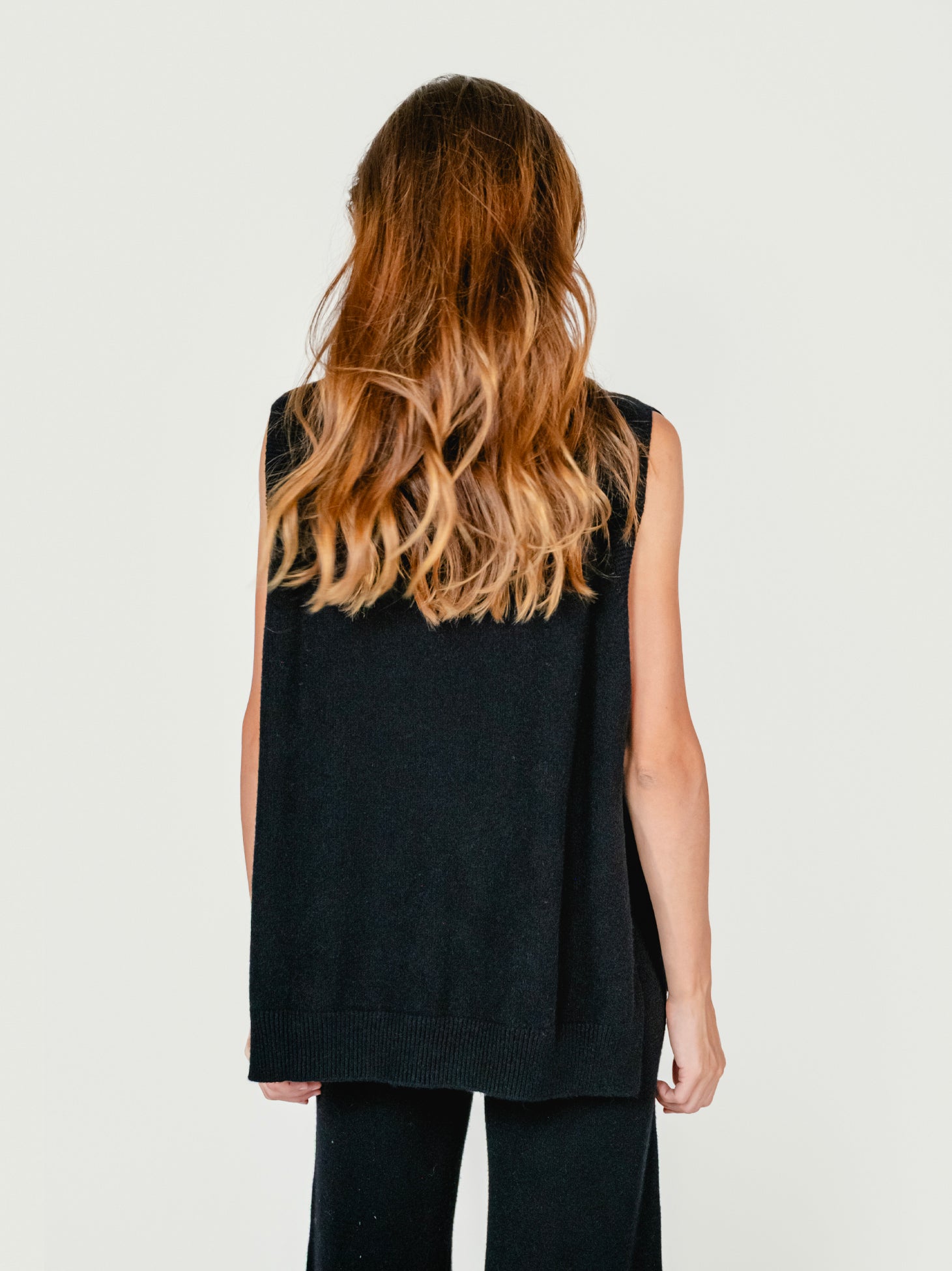 C-18 VEST| LICORICE