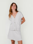 Load image into Gallery viewer, SBETS VEST | CREAM
