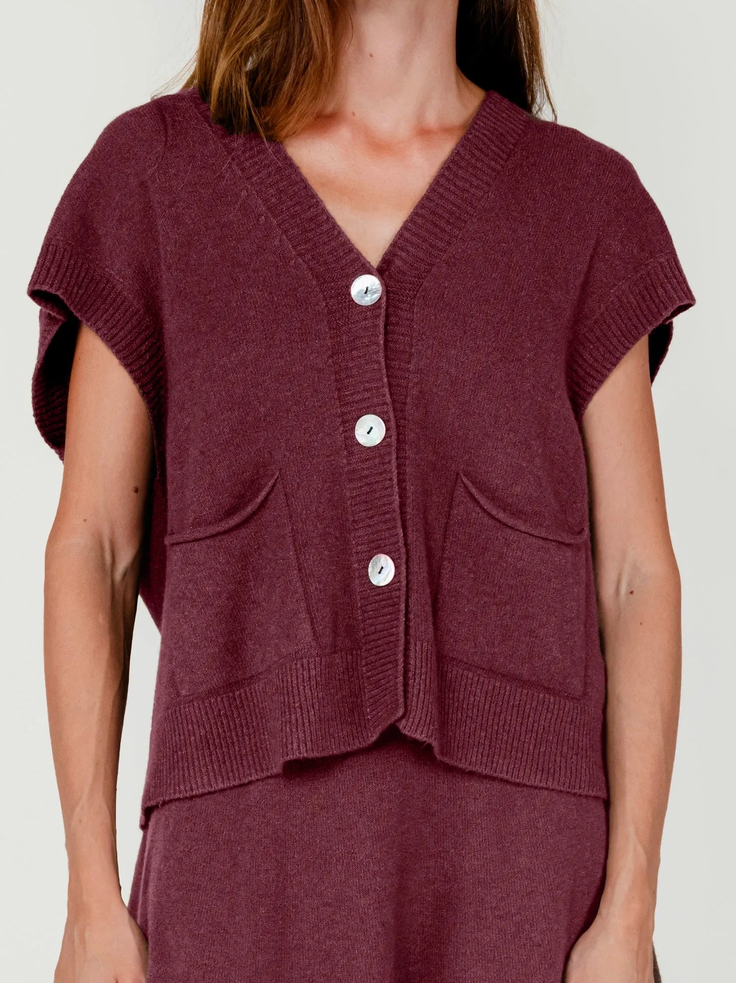 SBETS VEST | CHERRY