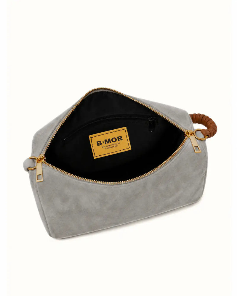 etichetta e tasca interne borsa a spalla bauletto in camoscio grigio con manico in pelle marrone