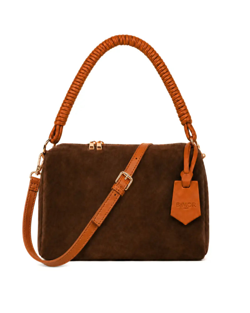 vista frontale borsa a spalla bauletto in camoscio marrone con manico in pelle marrone