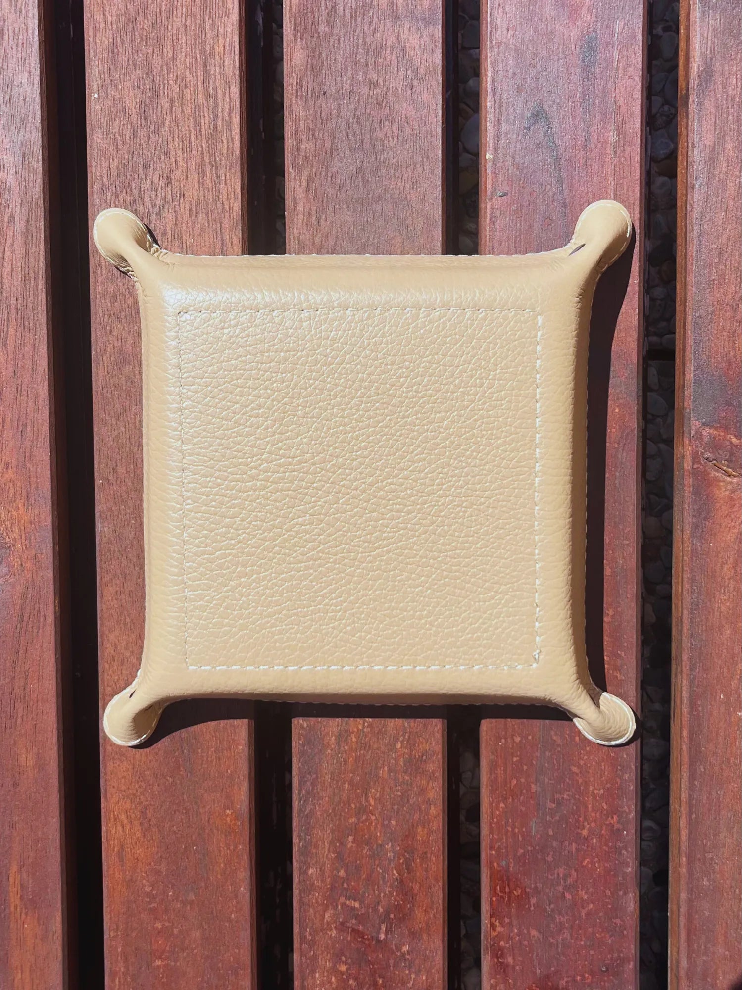 EMPTY POCKETS | BEIGE SHADES