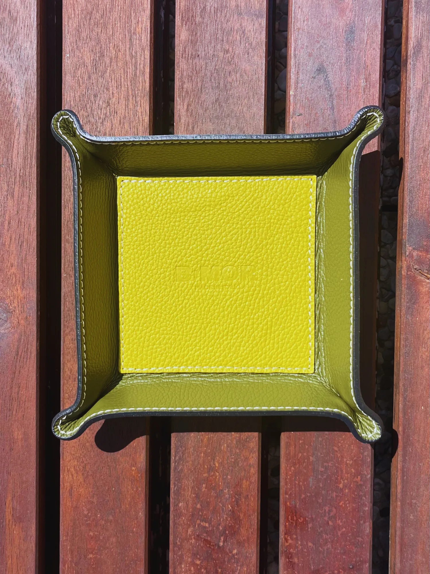 EMPTY POCKETS | GREEN SHADES