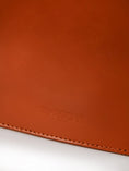 Carica l'immagine nel visualizzatore della galleria, BABY | PATENT CINNAMON
