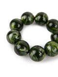 Carica l'immagine nel visualizzatore della galleria, Bracciale in resina verde
