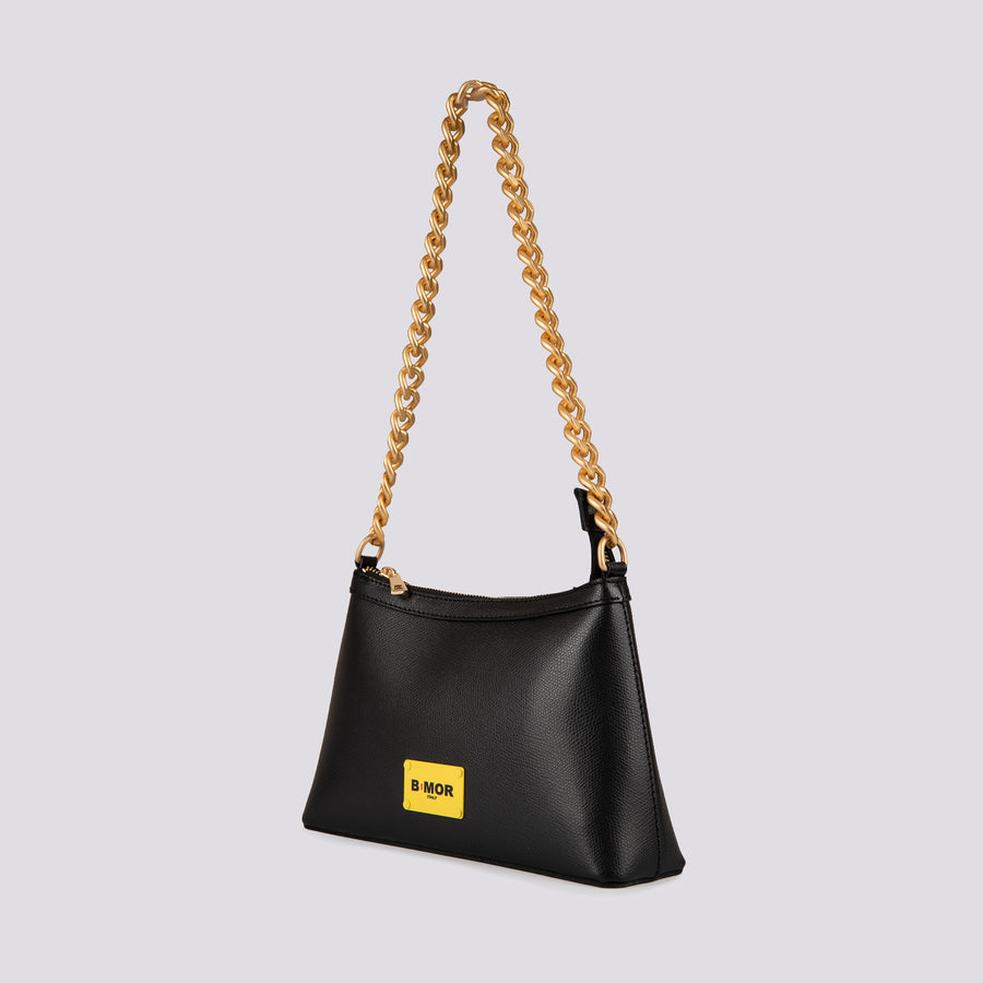 QUEEN | Total Black