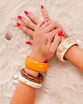 Carica l'immagine nel visualizzatore della galleria, SMALL BANGLE | TORTOISE BROWN
