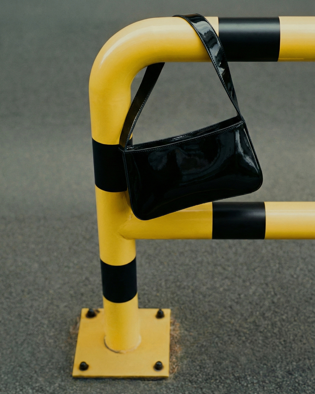 SEVENTY | TOTAL BLACK