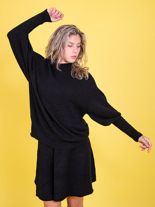 KARI | Full Black